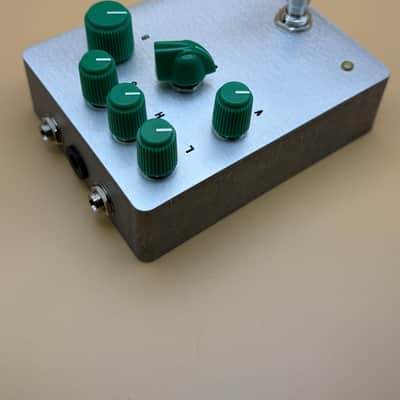 RCO Pedals Pepperbox (Volt Thrower build w/clean blend) 2025 - Raw aluminum with green knobs image 3