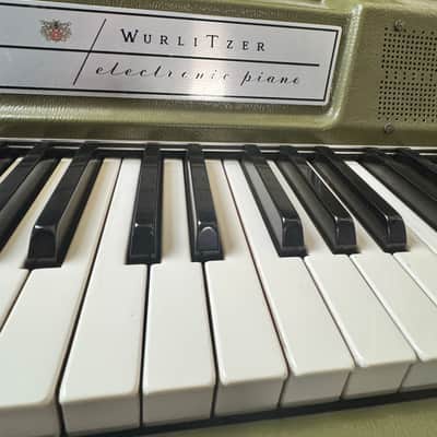 Wurlitzer 200A 64-Key Electric Piano 1974 - 1983 - Avocado Green image 7