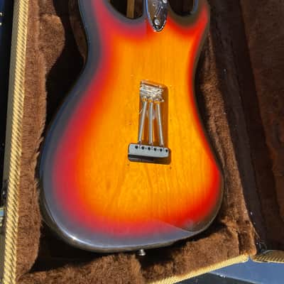 Fender Classic Series '70s Stratocaster with Maple Fretboard 1999 - 2016 - 3-Color Sunburst image 4