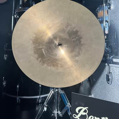 Vintage 60's Zildjian 18" Medium Crash 1380g. (Bag 4) image 4