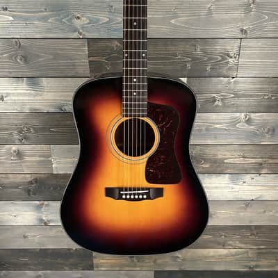 Guild D-40 Traditional Acoustic Guitar w/Case - Antique Burst image 2
