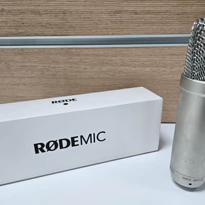 RODE NT1-A Large Diaphragm Cardioid Condenser Microphone 2002 - Present - Silver