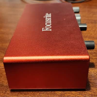Focusrite Scarlett 2i2 Audio Interface w/ USB cable image 4