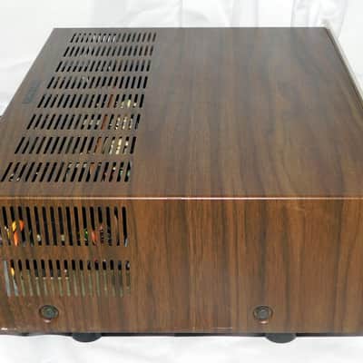 Marantz 1040 stereo amplifier with original box and foam recently serviced image 3