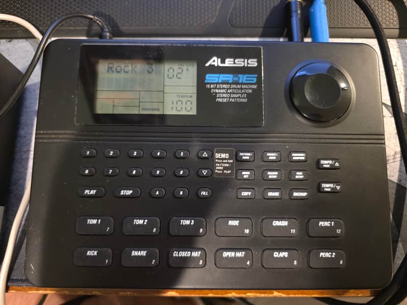 Alesis SR-16 Drum Machine image 1