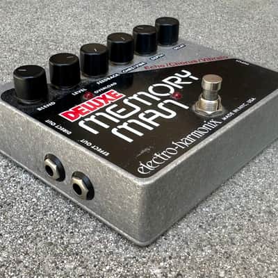Electro-Harmonix Deluxe Memory Man Guitar Effects Pedal with EHX Power Supply image 3