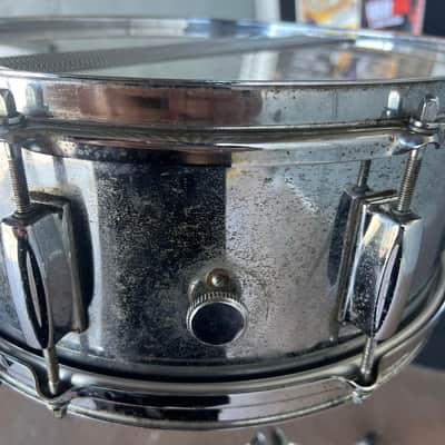 Vintage 60's Pearl 5.5x14" Chrome 8 Lug Snare Drum image 6