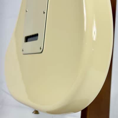 Fender Stratocaster Left Handed MIM Mexico 2011 - Cream image 20