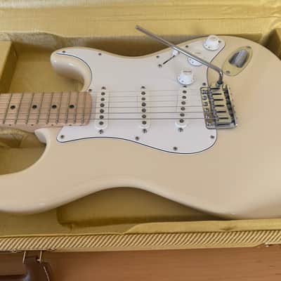 Fender Licensed Warmoth Stratocaster 2026 - Vintage White image 2
