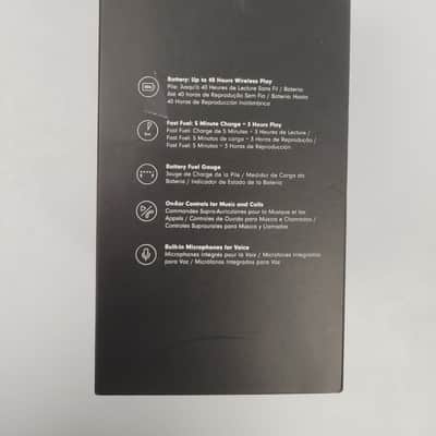 Beats Solo 3 Headphones image 19