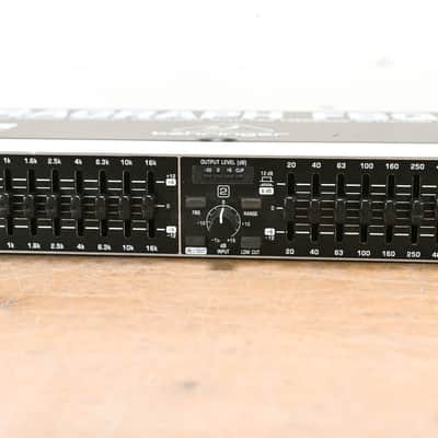 Behringer ULTRAGRAPH PRO FBQ1502 15-Band Stereo Graphic Equalizer CG014NH image 3