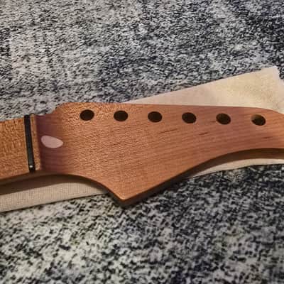 Musikraft 1 Piece Short Scale (24.75") Beak Neck image 4