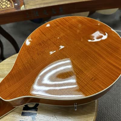 Kentucky KM-272 Deluxe Oval Hole A-Style Mandolin Transparent Amber w/ Case image 17