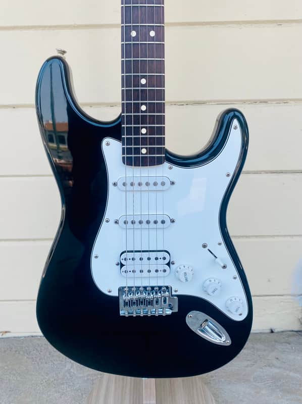 SQUIER STRATOCASTER 1998 ELECTRIC GUITAR W/BAG - MADE IN MEXICO image 1