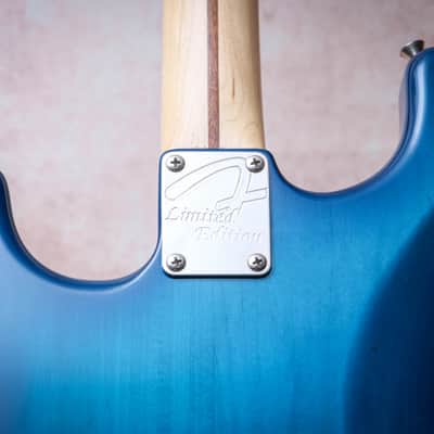 FENDER MIJ Hellecasters Limited Edition '97 Jerry Donahue Stratocaster "Sapphire Blue Transparent + Maple" (1997) image 15