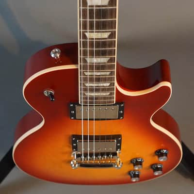 Gibson Les Paul Classic Satin Heritage Cherry w/Case (2020) - Used image 3