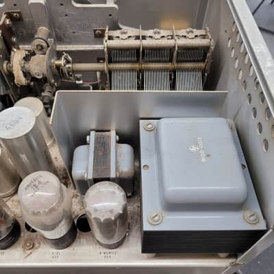 Hewlett Packard Model 650A Test Oscillator - Gray image 12