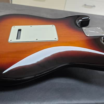 Fender Player Stratocaster Custom Shop Fat 50s BRAND NEW! FSR Limited Special Edition 3 Tone Sunburst Roasted Maple Neck American USA Custom Shop Pickups SSS Strat image 9