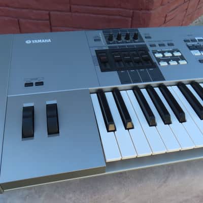 YAMAHA 2001 MOTIF 6 CLASSIC SYNTHESIZETR WORKSTATION MAX SAMPLE RAM 65MB  TECH SERVIVED CLEAN! image 4