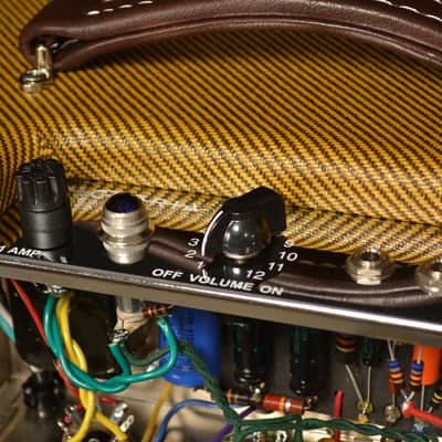 Victoria Vintage Tweed Model 5112 Tube Combo (Original Fender Champ  repro w/ Eminence Legend 12" sp image 2