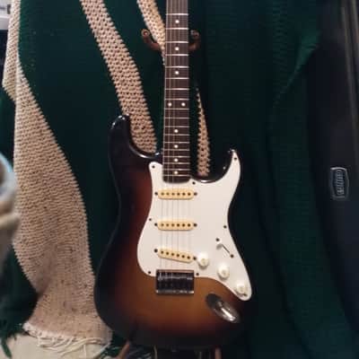 Fender stratocaster 1984 Classic Sunburst image 16