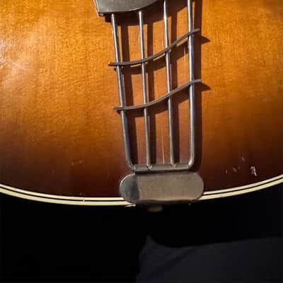 Harmony H1310 Brilliant Cutaway - Sunburst - Archtop image 7