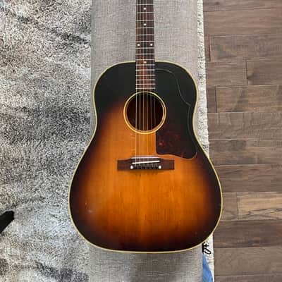 Used Gibson J-45 Sunburst Acoustic Guitar w/Chipboard Case (Est. 1957) – Very Good Condition image 1