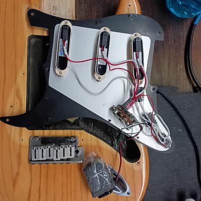 Fender USA Stratocaster Plus Deluxe Electric Guitar image 12