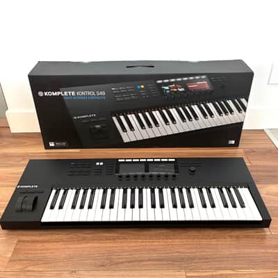 *Like New* Native Instruments NI Komplete Kontrol S49 Mk2 + Komplete Select + 15v PSU image 2