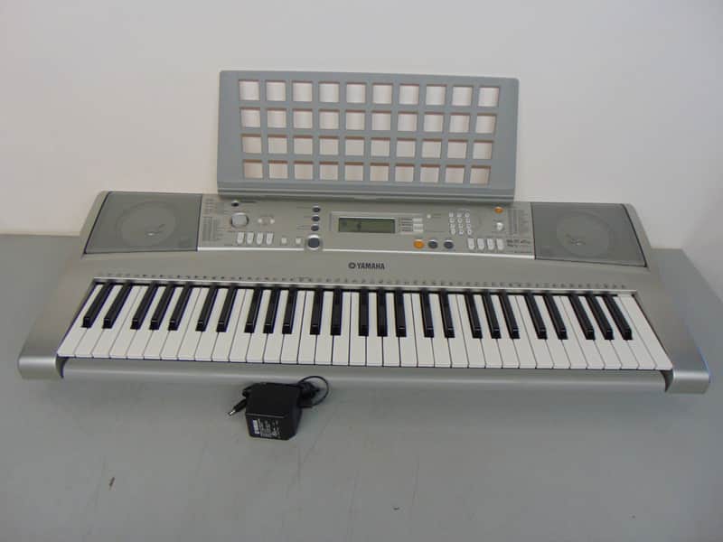 YAMAHA PSR-E303 シルバーキーボード IMG_3825_c627eb4e-f5e5-44e9-