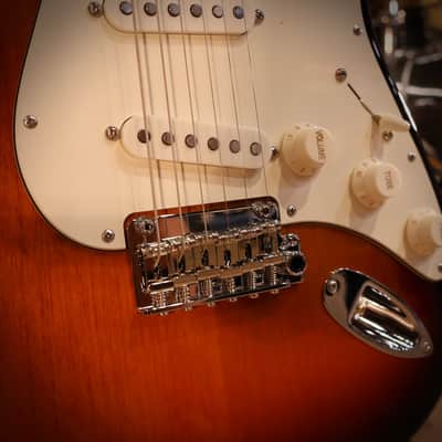 Suhr Classic S 3 Tone Burst RW SSS image 4