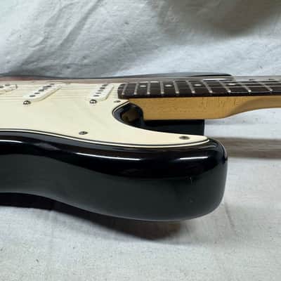 Fender American Stratocaster Guitar with Case 2000 - 3-Color Sunburst / Rosewood fingerboard image 15