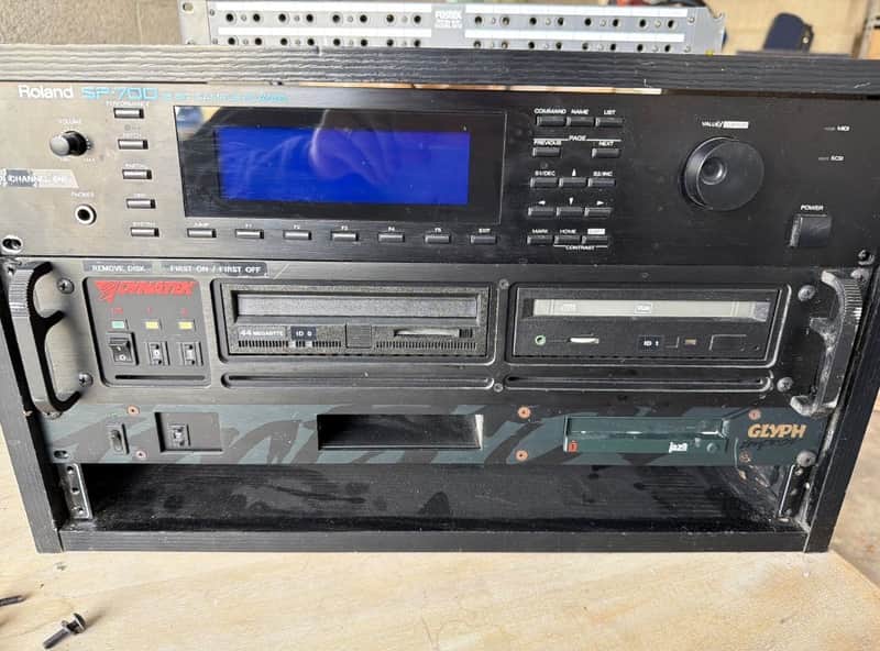 Roland SP-700 (read description) image 1