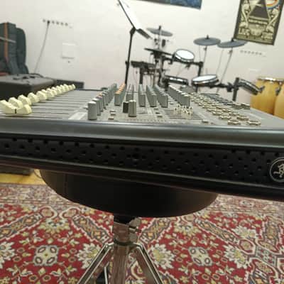 Mackie ProFX12 12-Channel Effects Mixer 2009 - 2015 - Dark Gray image 5