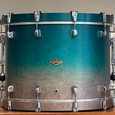 Tama 22" Starclassic Walnut Birch Satin Sapphire Fade 16x22 Bass Drum image 2