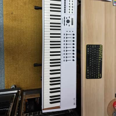 Arturia KeyLab 88 MkII MIDI Controller + custom made hardcase