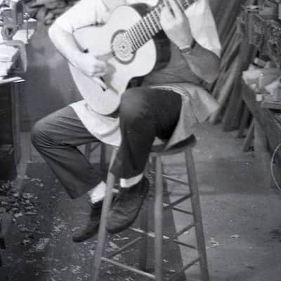 Anthony Gaillard Murray Concert Classical Guitar, 1999, with Klaus Scheller tuners, in Hiscox case image 10