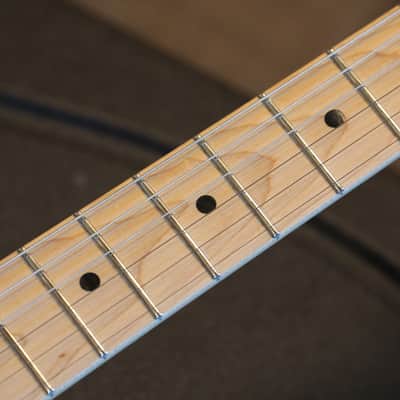 Minty! 2016 Fender American Elite Stratocaster w/ Maple FB Electric Guitar Sky Burst Metallic + OHSC image 9