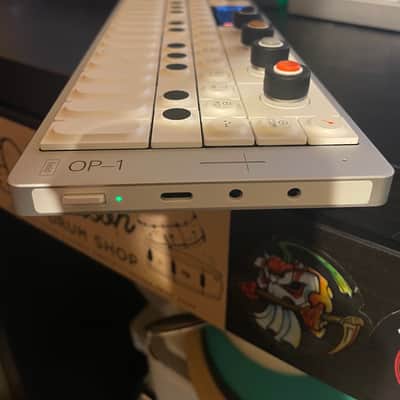 Teenage Engineering OP-1 Field Portable Synthesizer Workstation 2022 - Present - White image 3