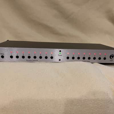 RJM RG-16 - Silver Rack Loop and Function Switcher image 2