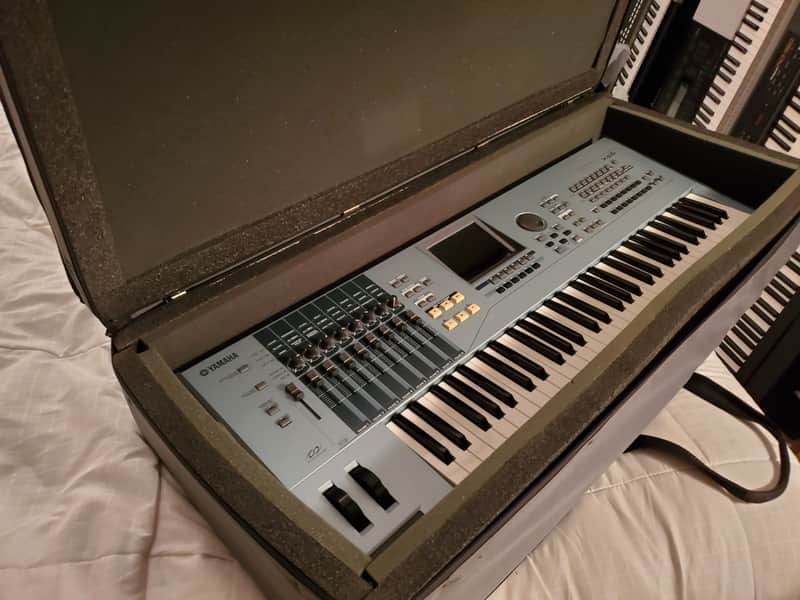 CUSTOM-BUILT KEYBOARD/SYNTHESIZER TRAVEL CARRYING CASE/BAG image 1