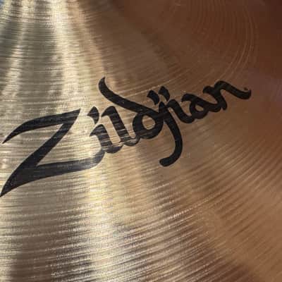 Zildjian 18" A Series Medium Thin Crash Cymbal 2013 - Present - Traditional image 4