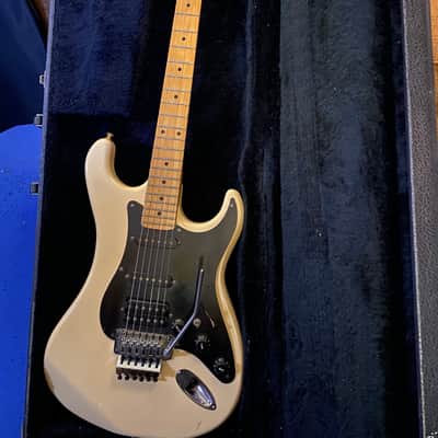 Vintage Kramer Pacer Deluxe 1981 Cream image 2