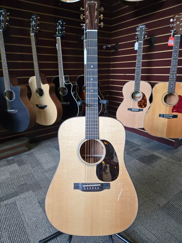 Martin D-18 Modern Deluxe Sitka Spruce / Genuine Mahogany Dreadnought - Natural image 1