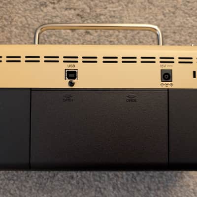 THR5 (V.2) 10-Watt Desktop Electric Guitar Amp image 3