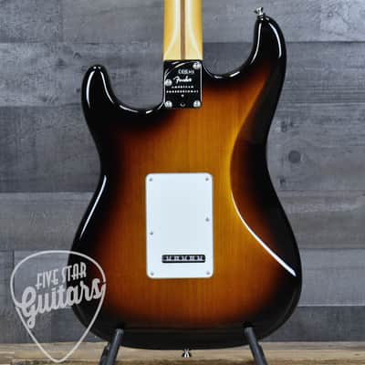 Pre-Owned Fender American Professional II Stratocaster - Two Tone Sunburst with Hard Shell Case image 2