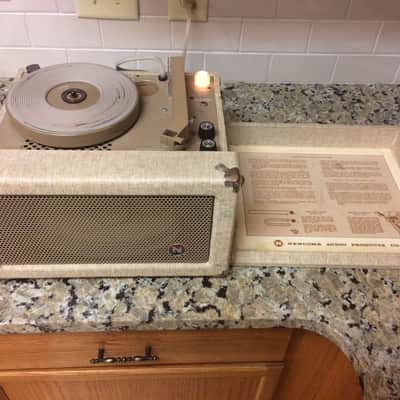 Newcomb Record Player Vintage Portable Model Solid State Speed Vtg image 1