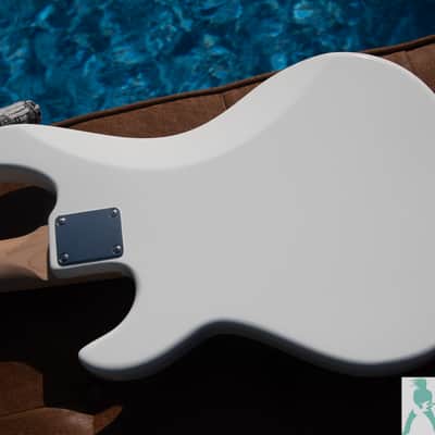 G&L Tribute Series Kiloton with Rosewood Fretboard - Alpine White w Hard Case & Pro Set Up - Perfect Frets/Action/Intonation! image 3
