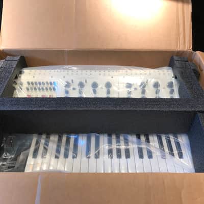 Tom Oberheim Two Voice Pro 2016 White image 10