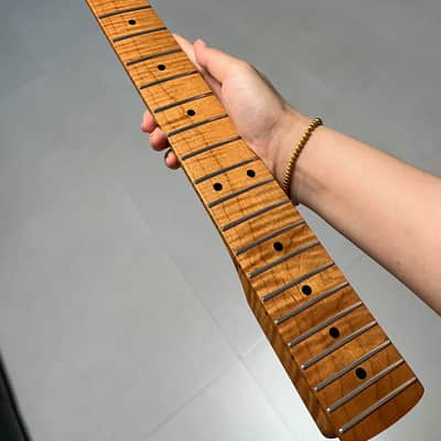 AAAAA Start Floyd nut Roasted flame Maple Electric Guitar Neck Round stainless steel 22 frets Black dot Inlay satin image 1